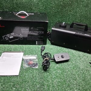 1 by One Snowflake Machine 650W w Wired Remote O00-0811 1BYONE